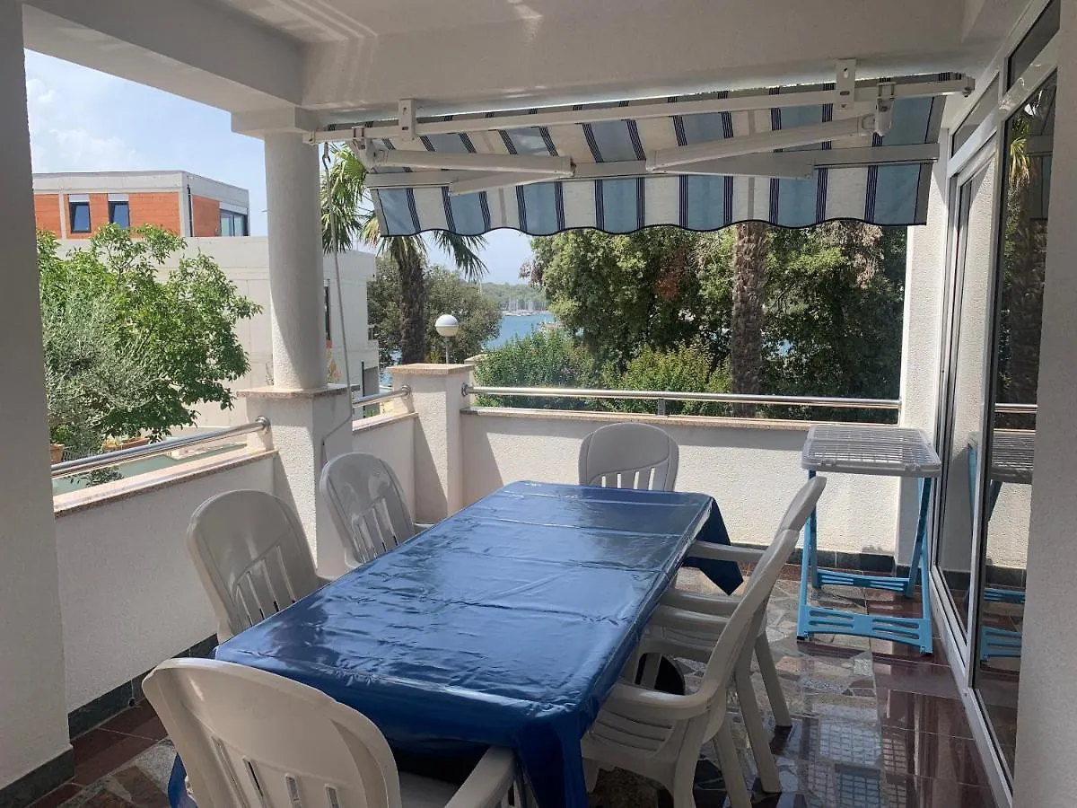 Apartment Apartmani Auer Pjescana Uvala Croatia